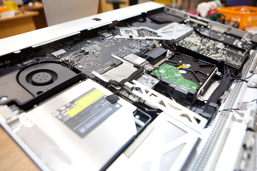 Особенности ремонта iMac Особенности ремонта iMac